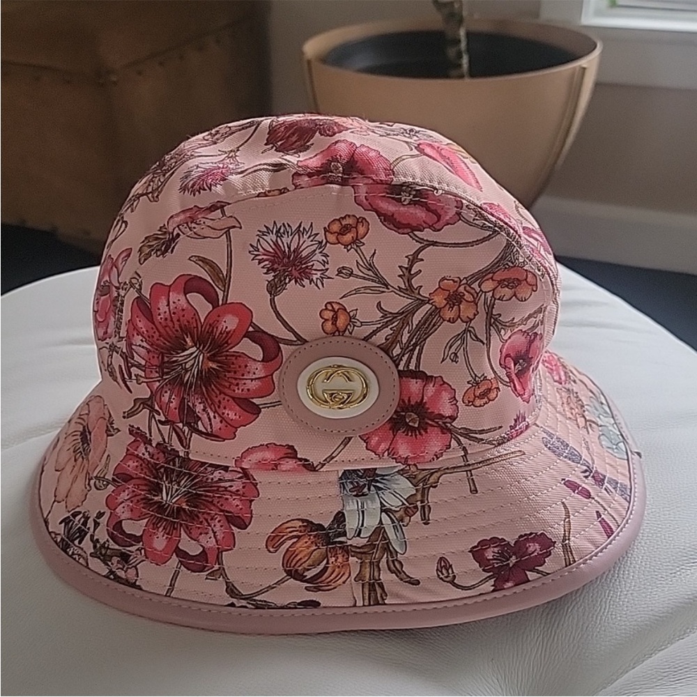 🩷🤍AUTHENTIC GUCCI Floral Pink Bucket Hat